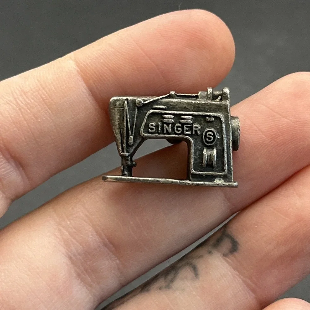 Vintage Singer Sewing Machine Cufflinks Silver‎ Tone